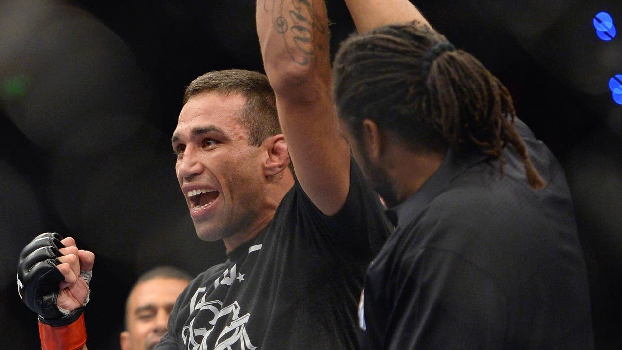 Werdum taps ex-ASU wrestler Cain Velasquez to become undisputed UFC champ